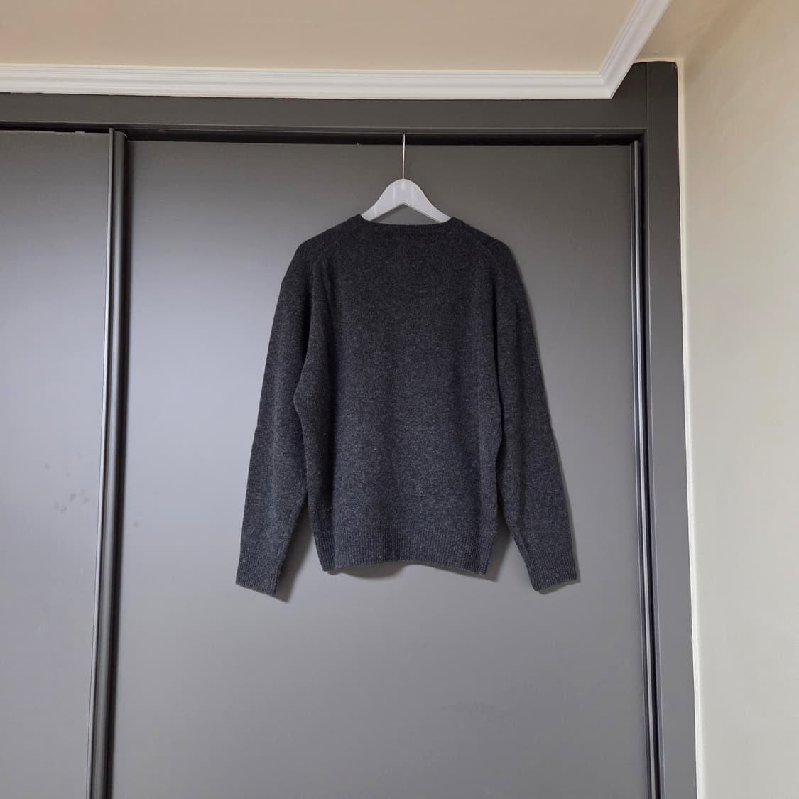 [1] 스테디에브리웨어 코지 울 캐시미어 라운드넥 니트 다크그레이 상품이미지2