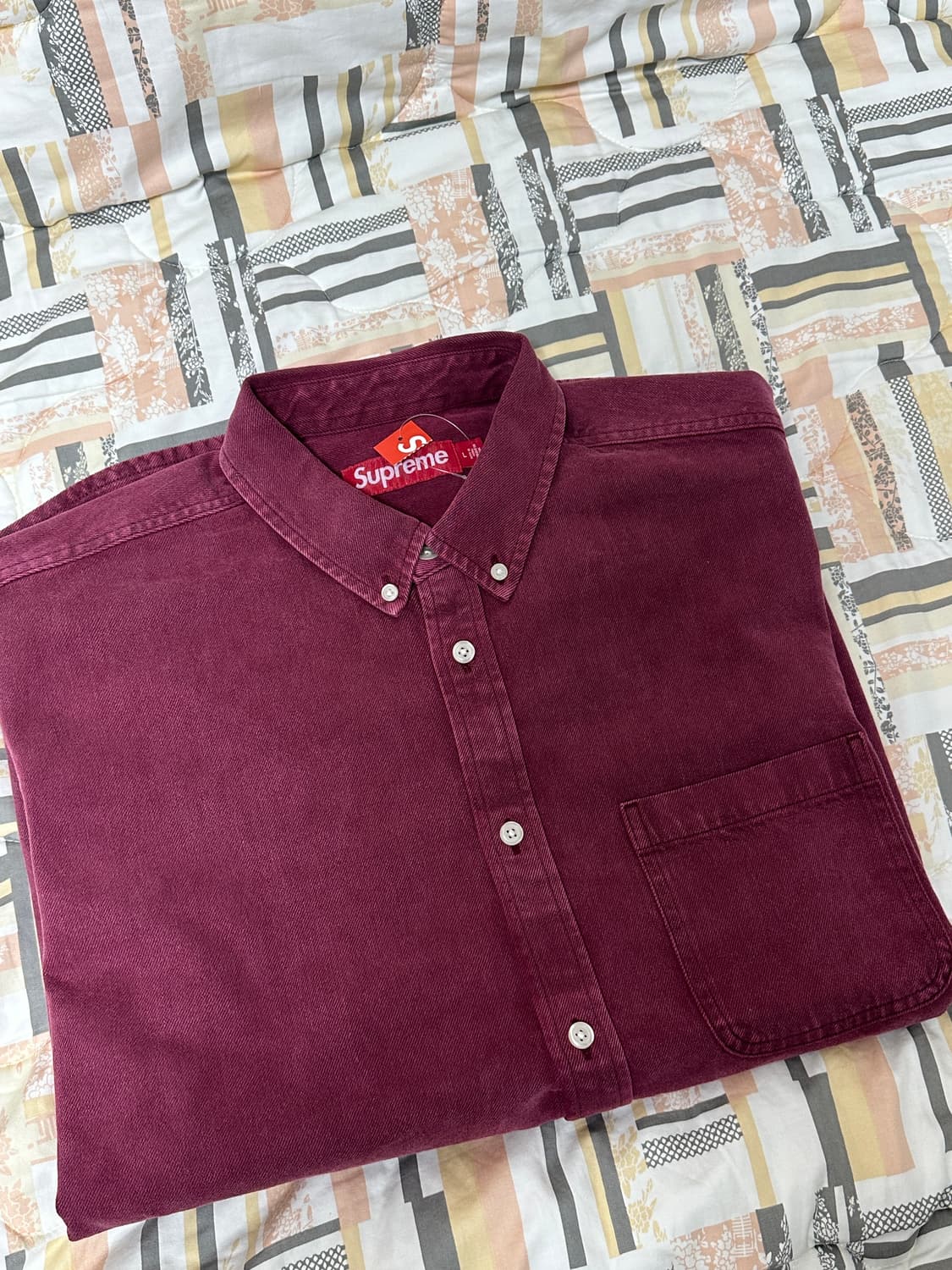 슈프림 아플리케 데님 셔츠 워시드 레드 상품이미지2