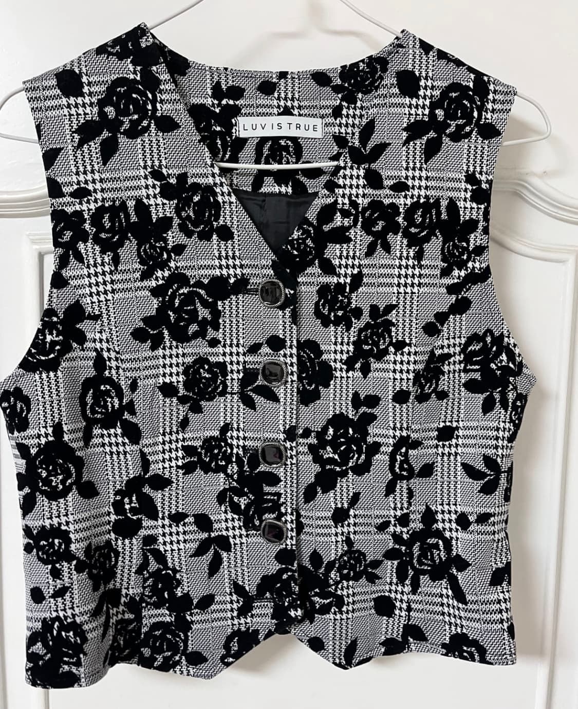 러브이즈트루 조끼 새상품 상품이미지1