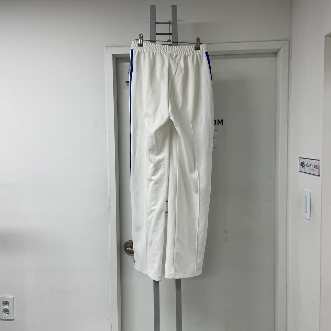 아디다스 유로파 화이트 트레이닝 팬츠 L(W) 상품이미지5