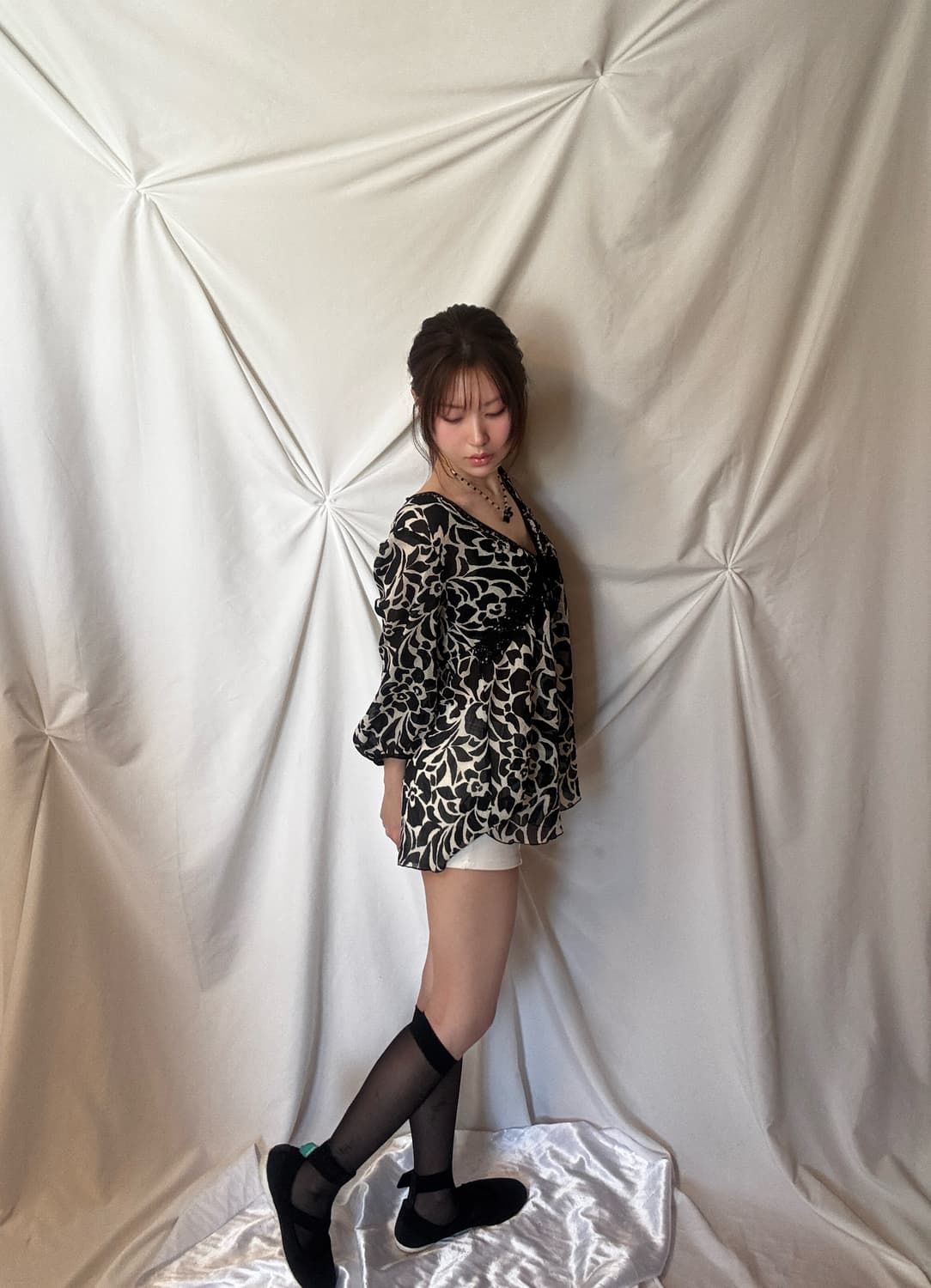 레이스 비즈 플라워 블라우스 상품이미지4