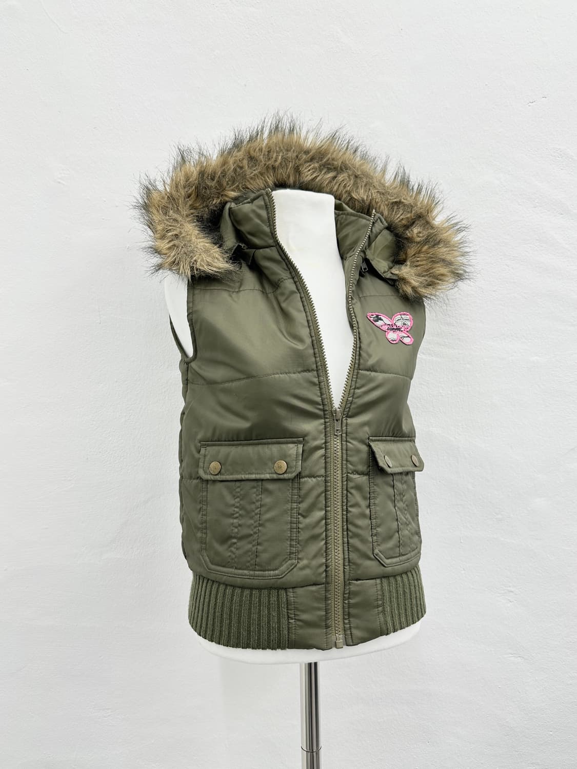 Butterfly patch fur vest 상품이미지9