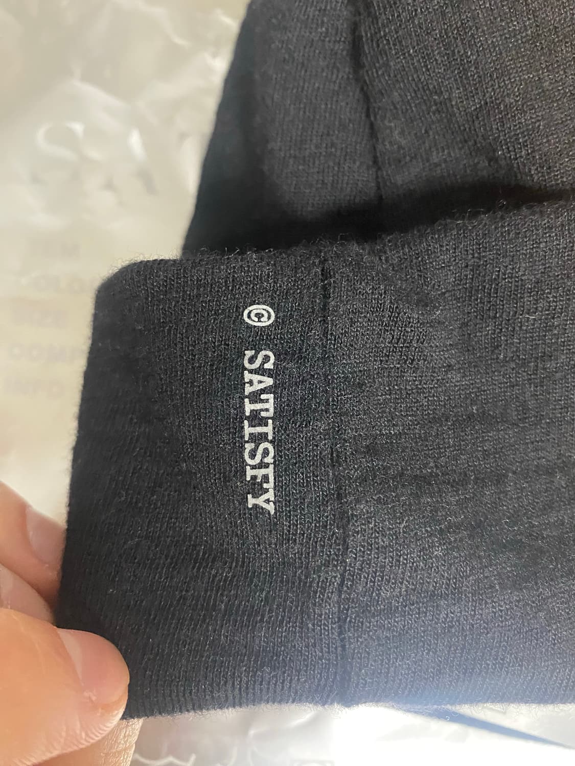 새티스파이 비니 블랙 팝니다 상품이미지3