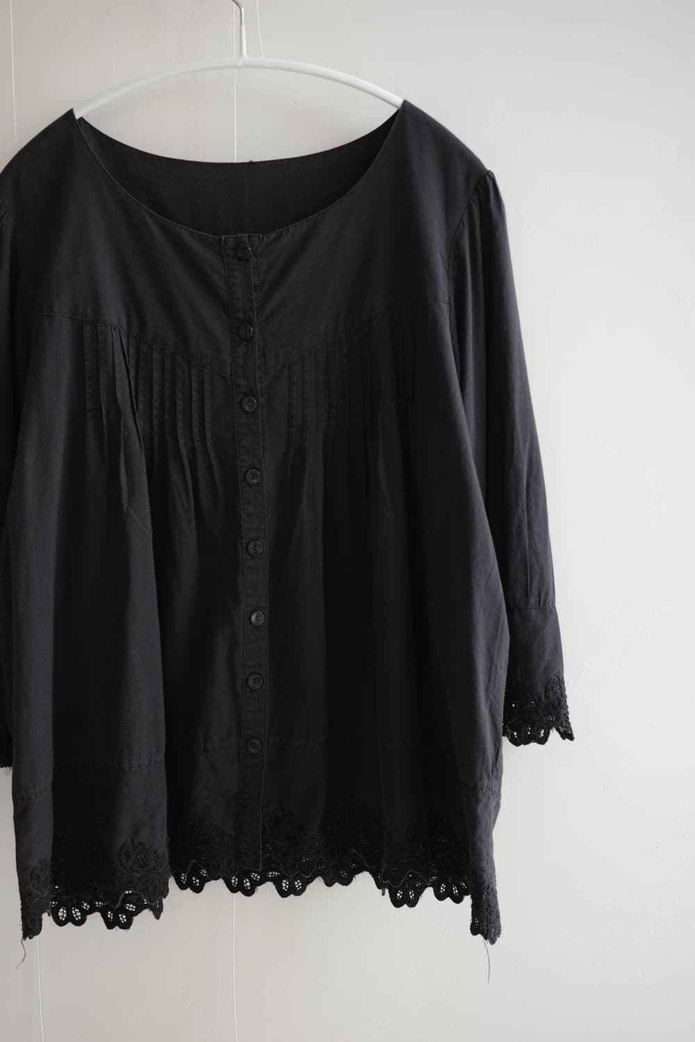 Black buttoned shirring blouse 상품이미지3