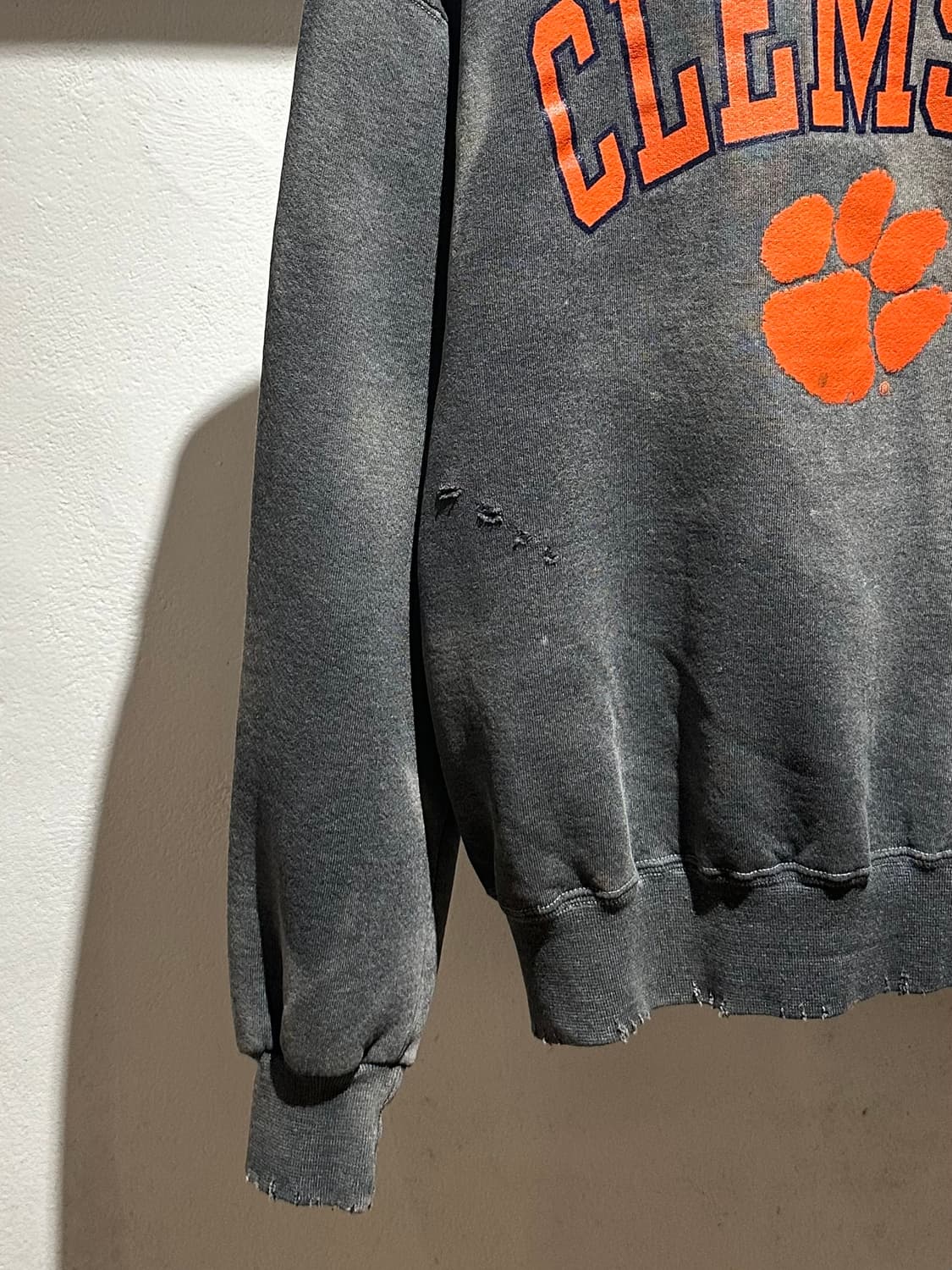 90‘s Russell Clemson Damage Fading Sweat 상품이미지2