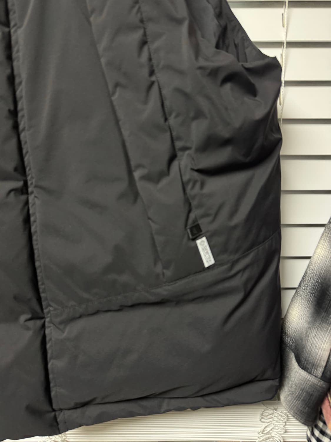 다이와피어39 고어텍스 인피니엄 다운 베스트 블랙   상품이미지2