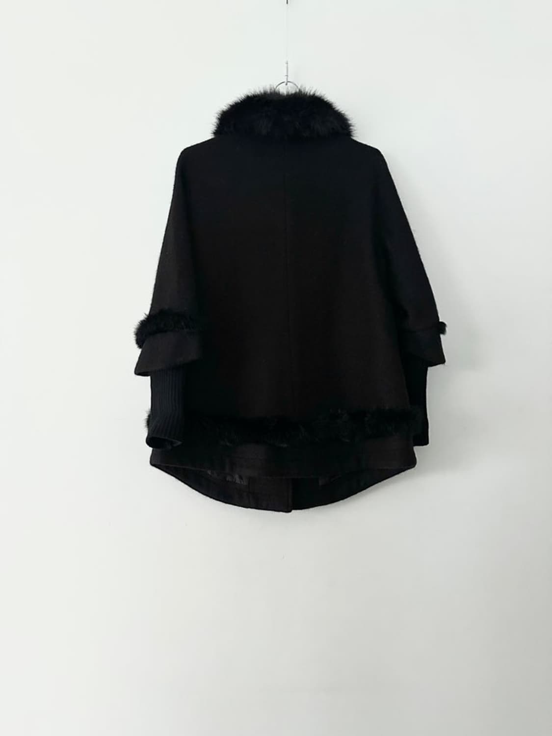 Cape fur detail rib coat / black 상품이미지5