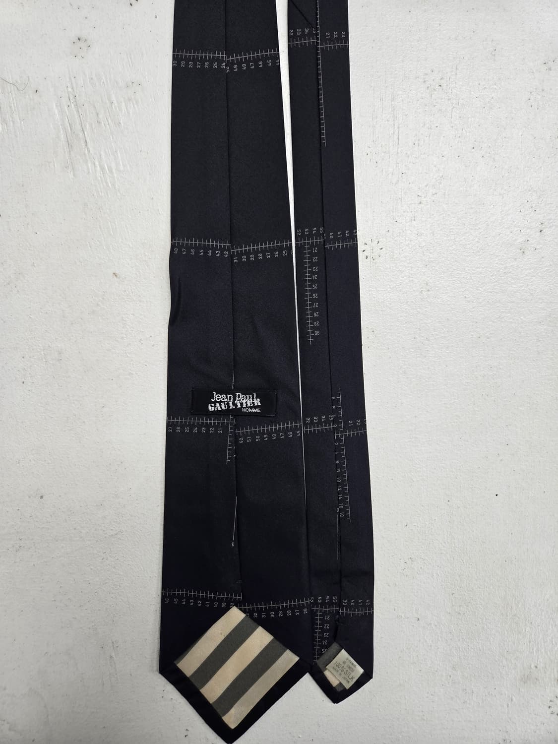 장 폴 고티에 블랙 눈금자 패턴 넥타이 상품이미지2