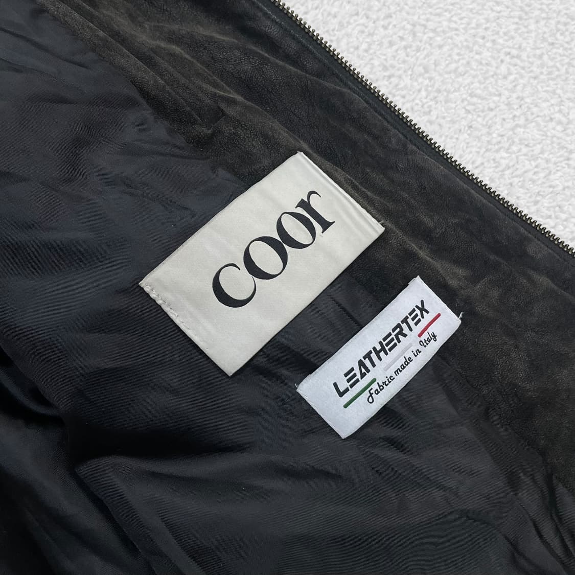 쿠어 Coor 믹스드 스웨이드 파이핑 점퍼 블랙브라운 상품이미지4