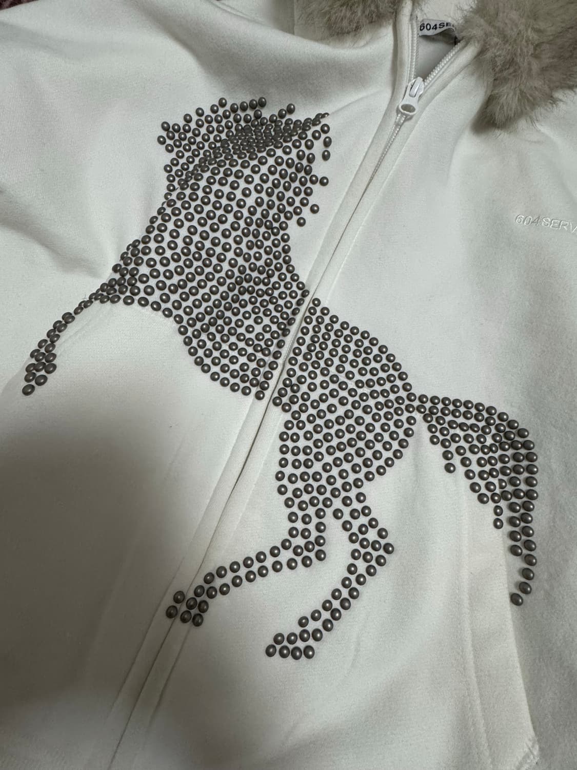 604service 서비스 스터드 폭스 퍼 후드집업 화이트 점퍼 y2k 상품이미지5