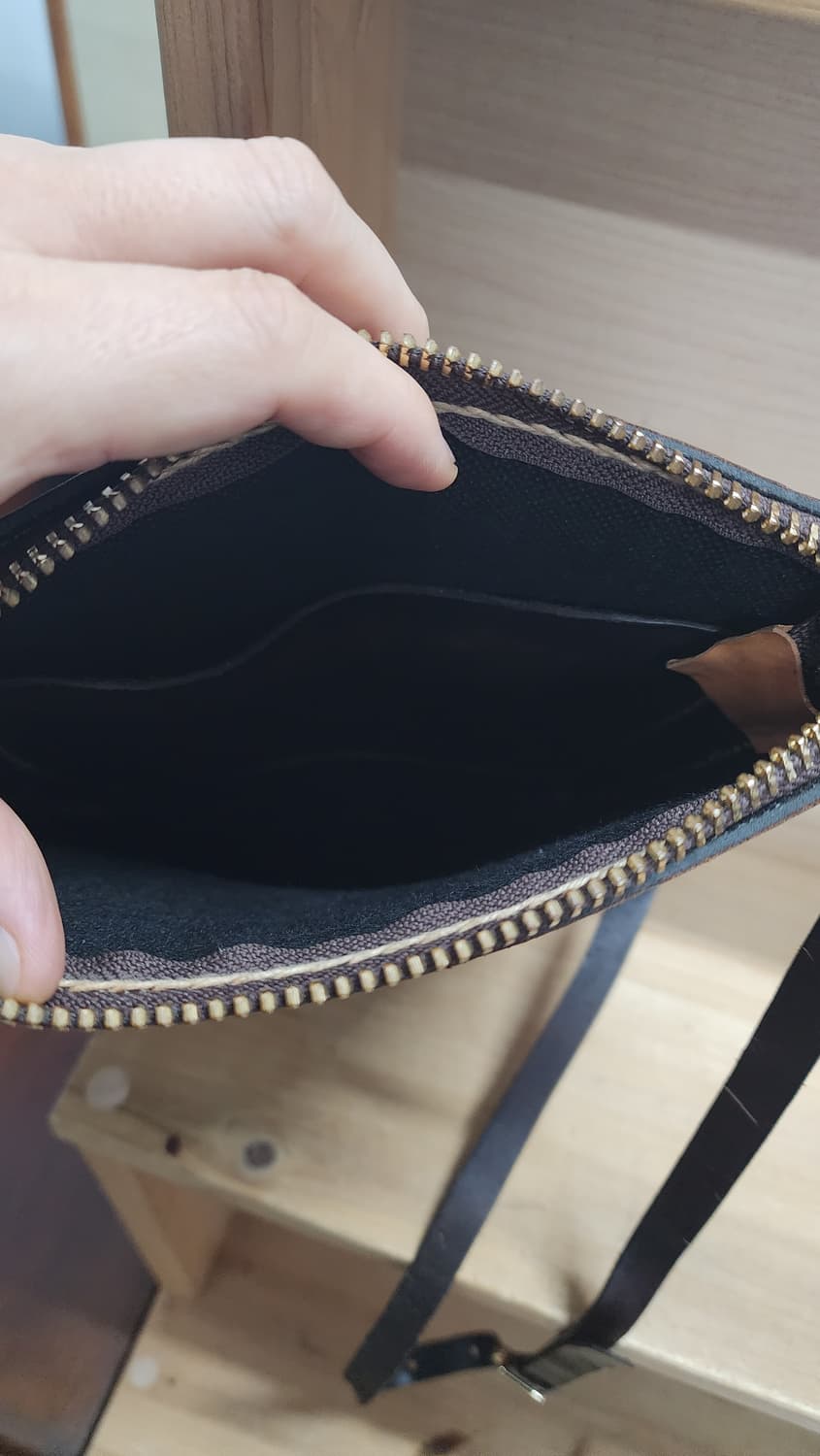 모건 레더 크로스백 브라운 상품이미지5