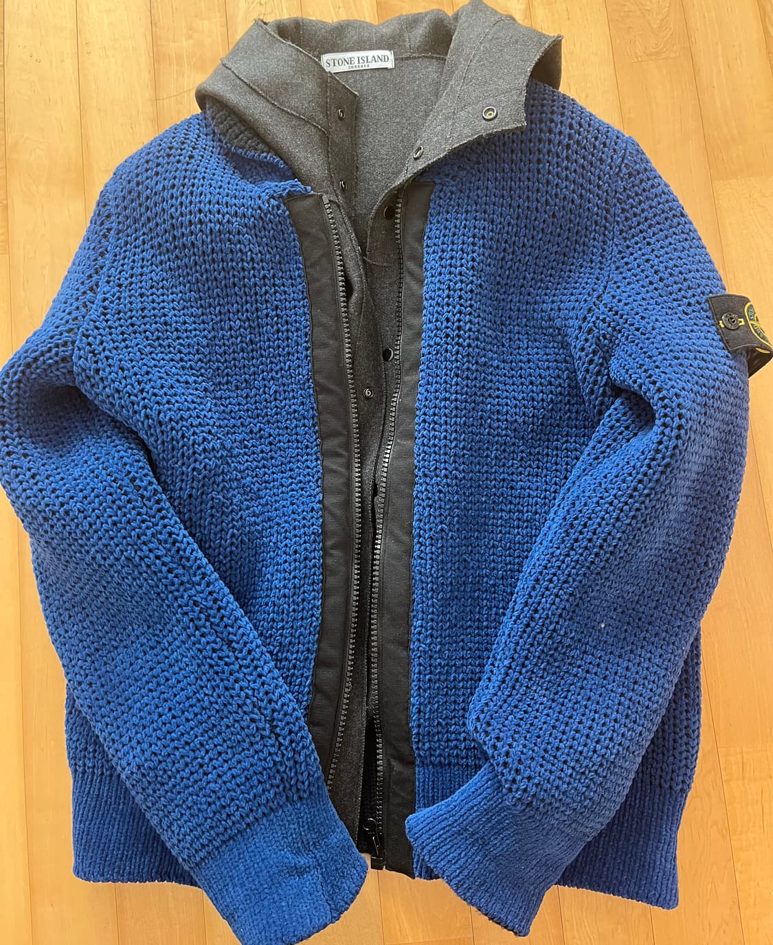 스톤아일랜드 니트 집업 점퍼 판매해요 상품이미지1