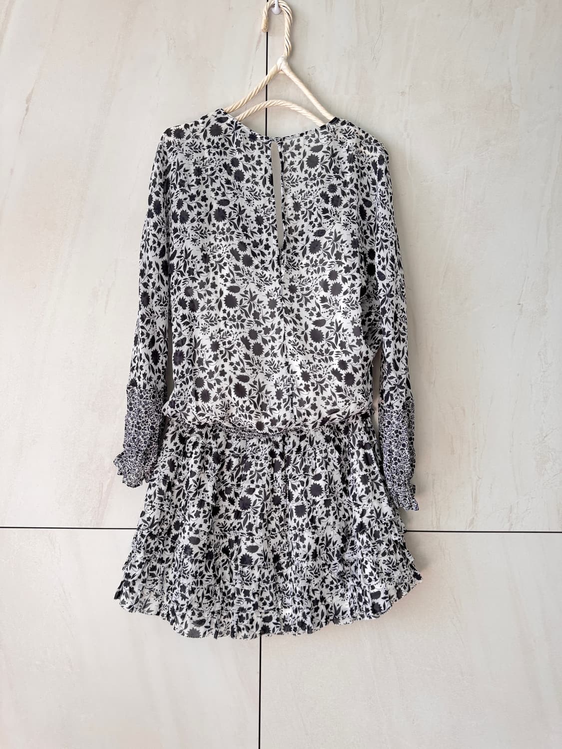 리퍼브 제품 뉴욕에서 구입REBECCAMINKOFF 플라워 패턴 미니 원 상품이미지9