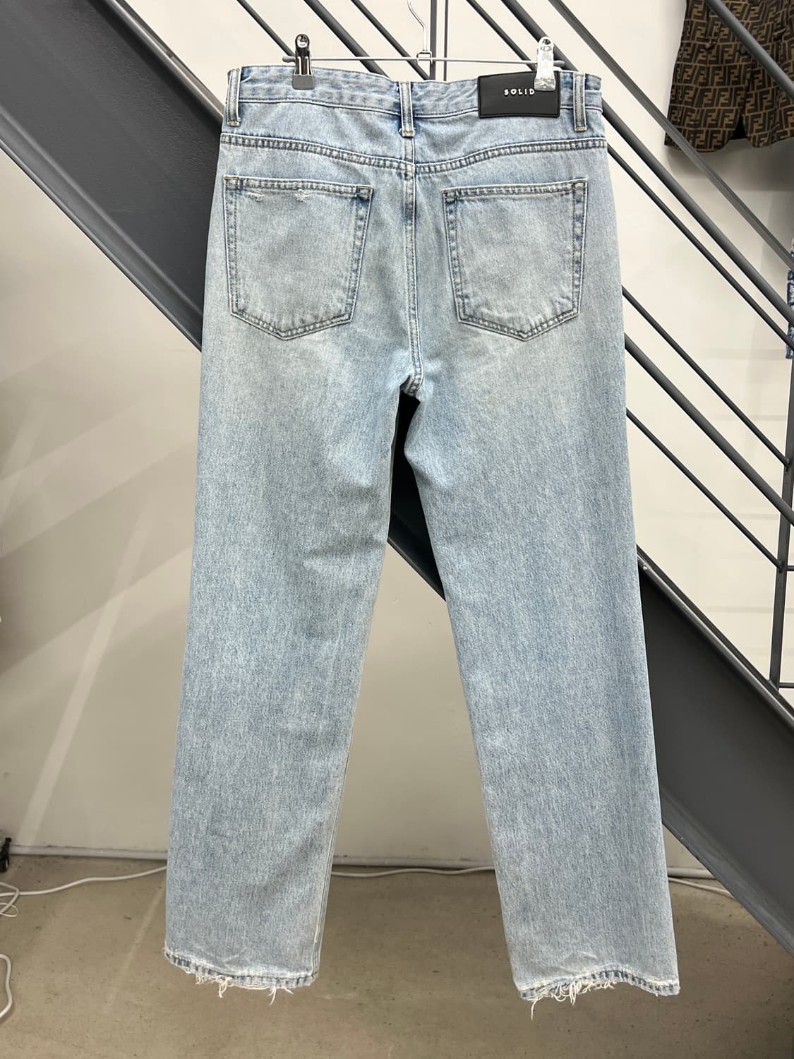 솔리드옴므 디스트레드 라이트 데님 팬츠 상품이미지5
