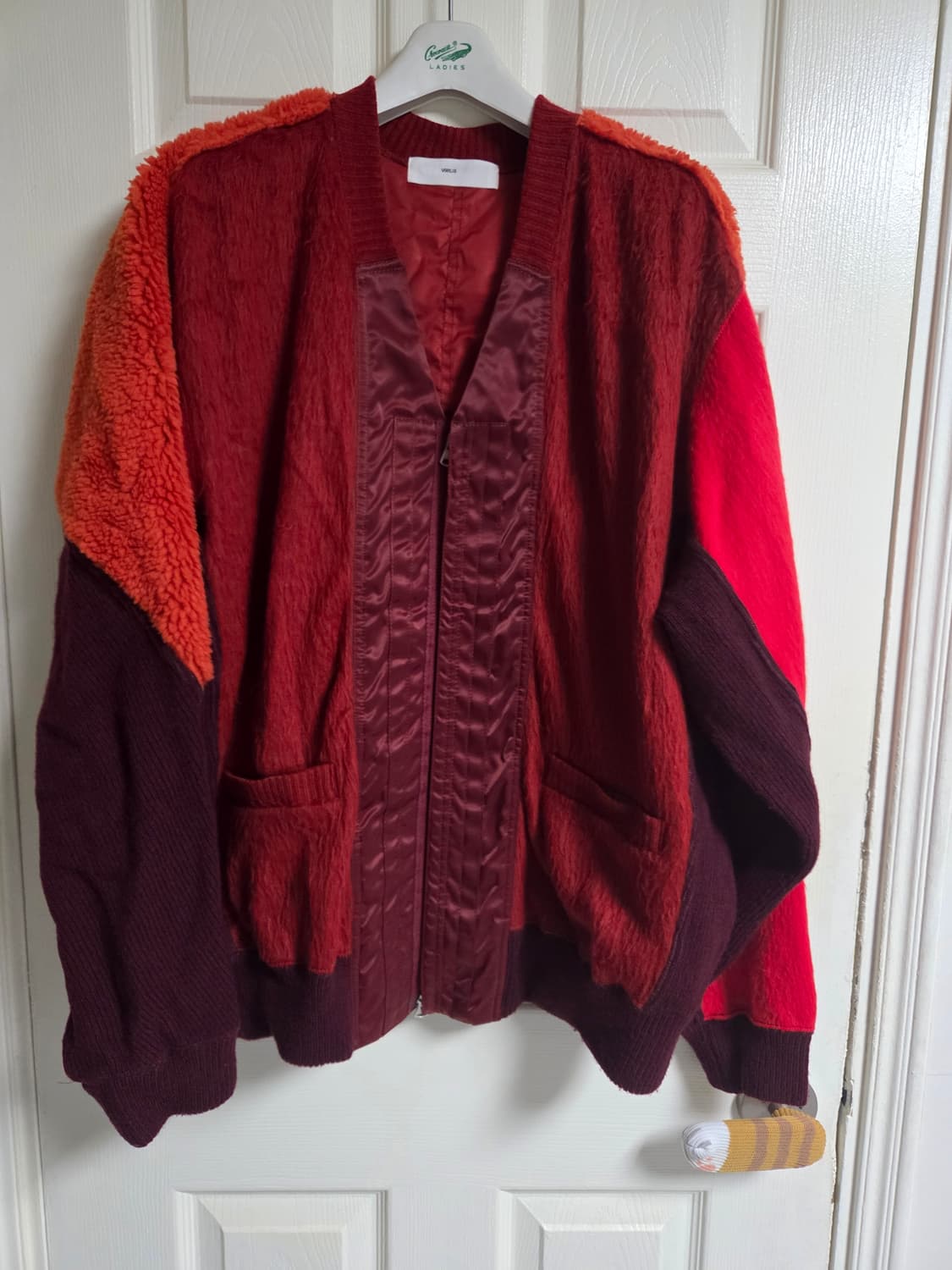 토가비릴리스 자켓 팝니다 상품이미지1