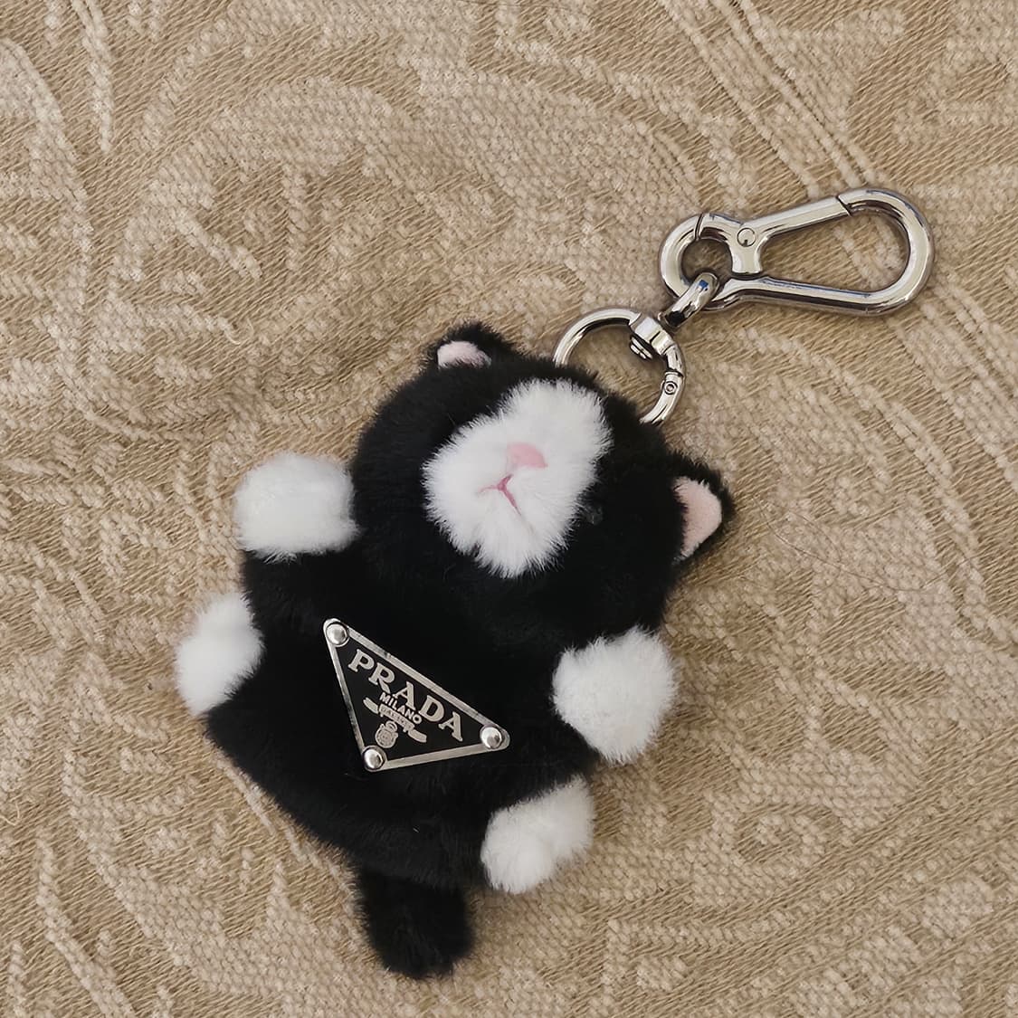 프라다 키티 빈티지 업사이클링 키체인 인형 키링 상품이미지2