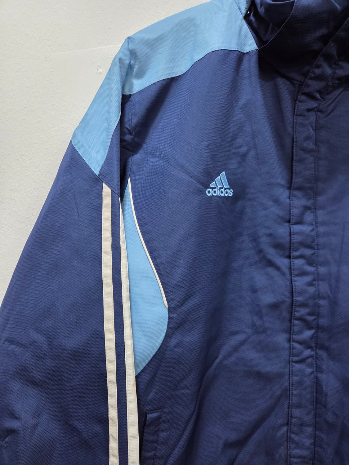 아디다스 트렉 누빔 패딩 점퍼 경량 폴리 100 상품이미지4