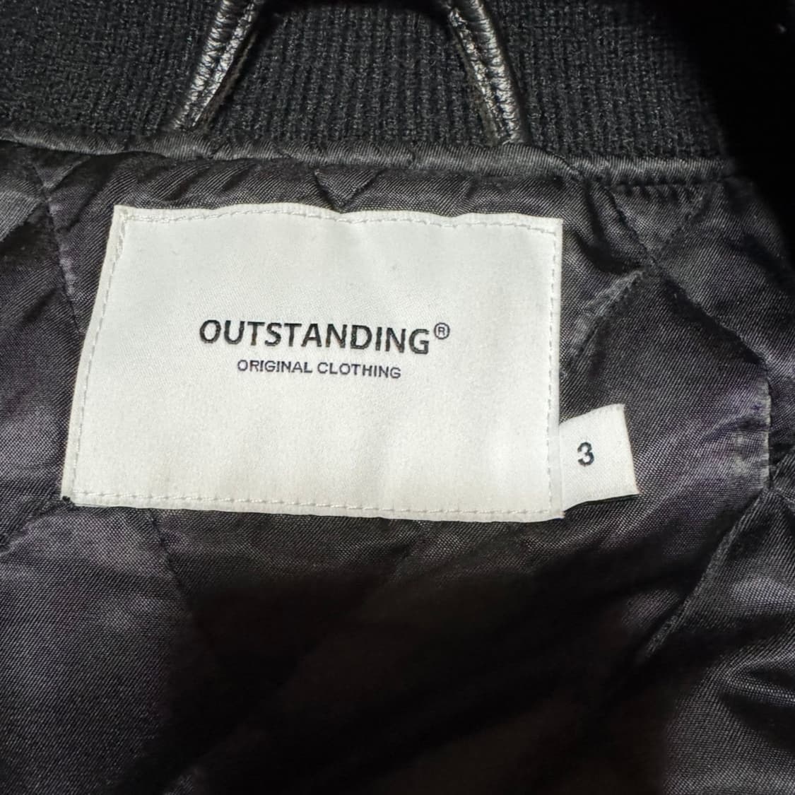 (L) 아웃스탠딩 바시티 카우하이드 상품이미지3