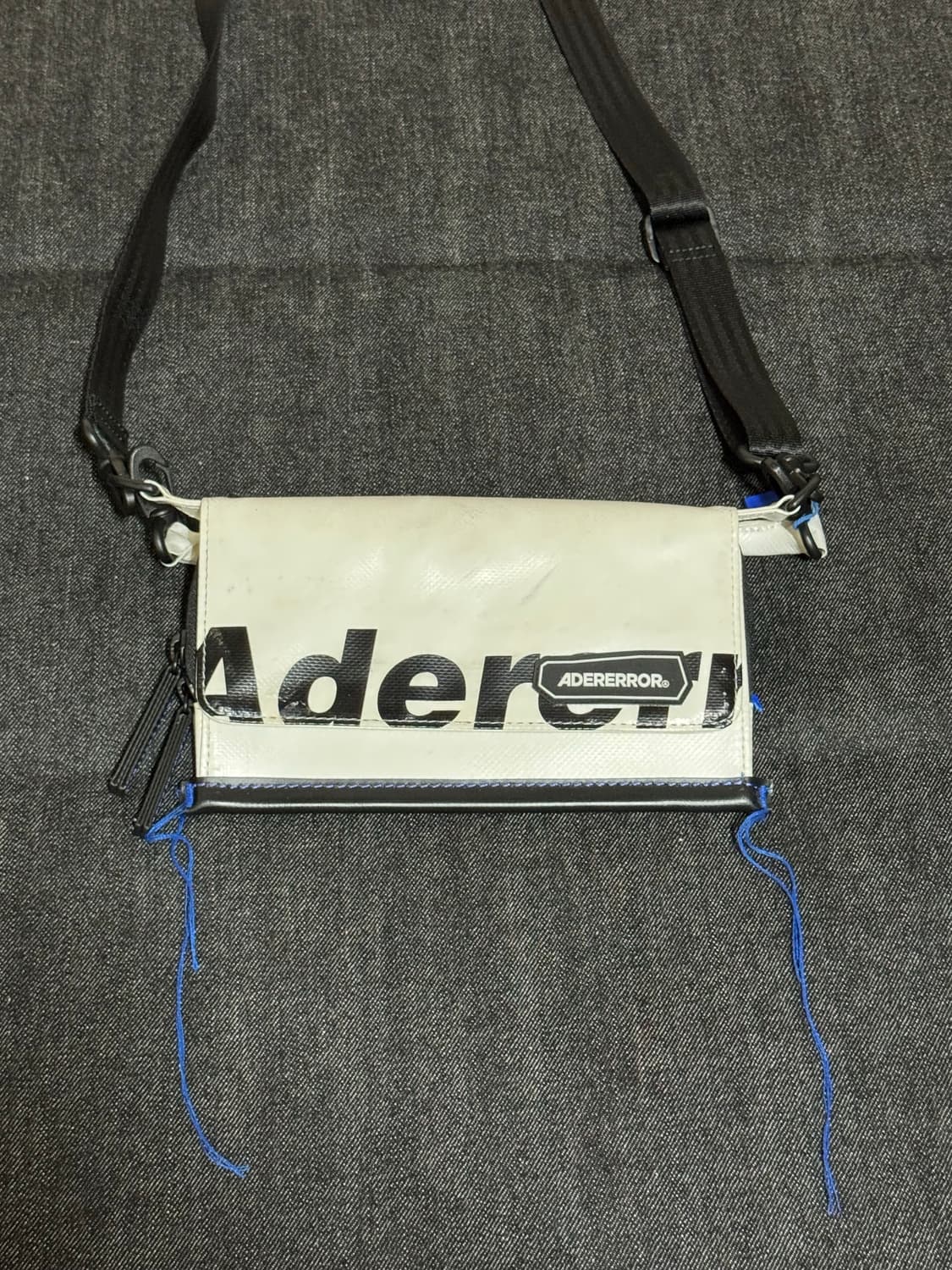 아더에러 트레이스 파이온 파우치 상품이미지3