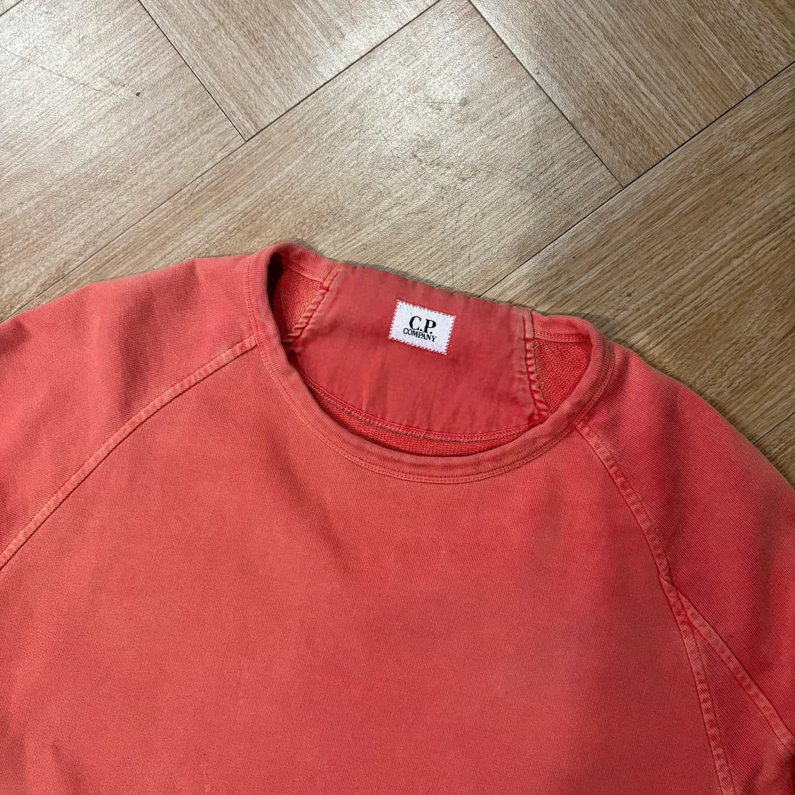 씨피컴퍼니 빈티지 워싱 로고 패치 지퍼 스웻셔츠 상품이미지2