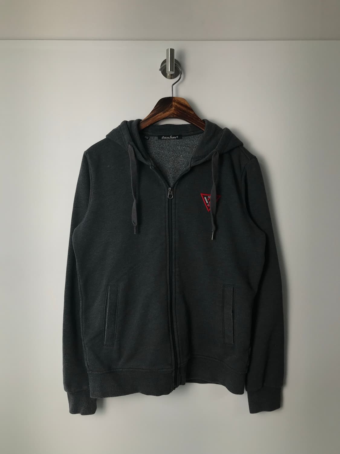 게스 자수로고 차콜 후드집업 상품이미지2