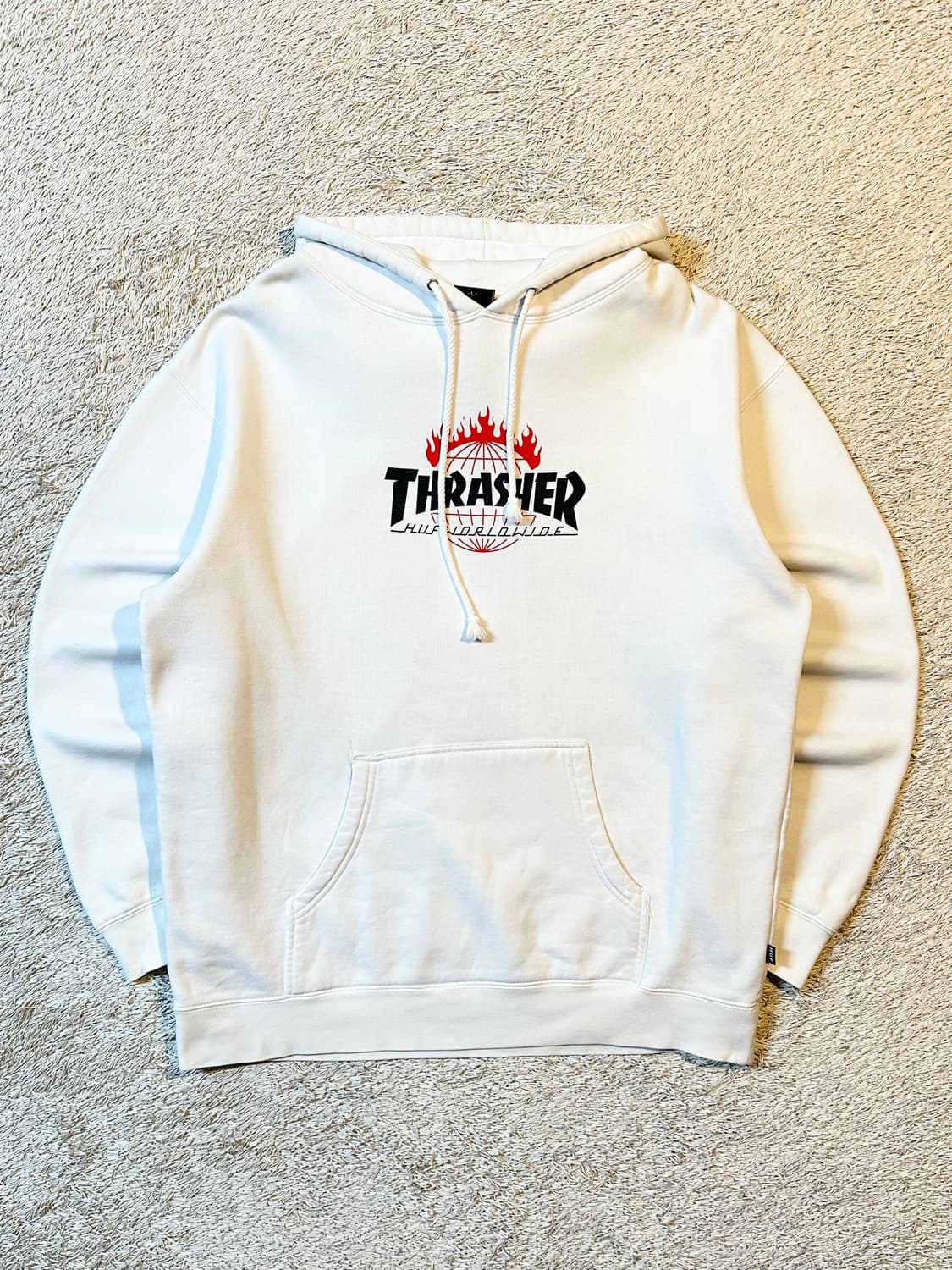 허프 HUF X 트레셔 빅로고 후드티 화이트 상품이미지1