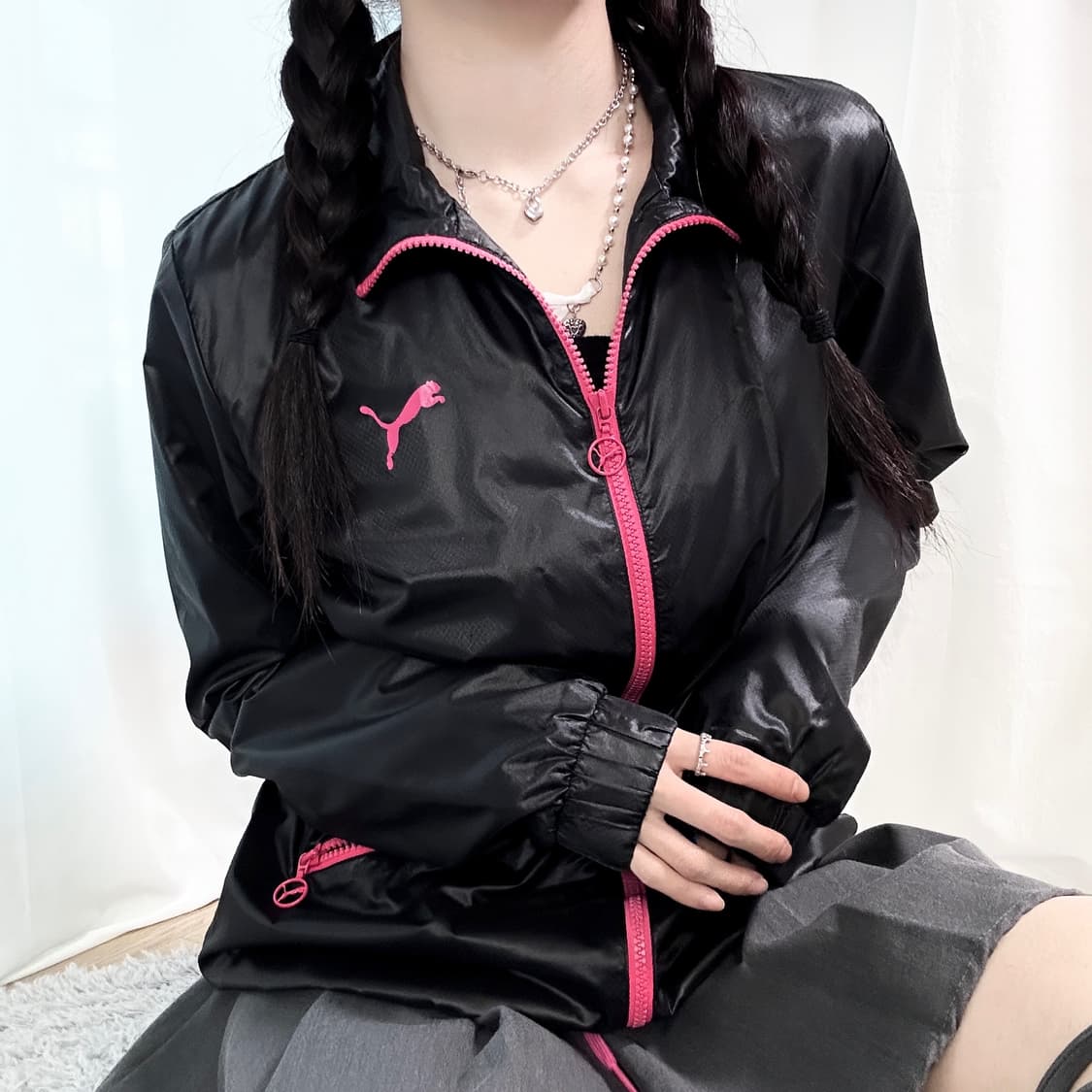 푸마 블랙 핑크로고 나일론자켓 상품이미지2