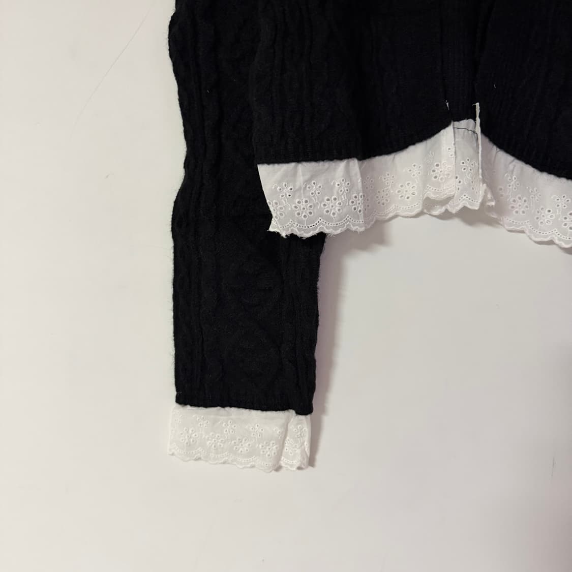 새상품 여자 꽈배기 레이스 크롭 가디건 (블랙) 상품이미지2