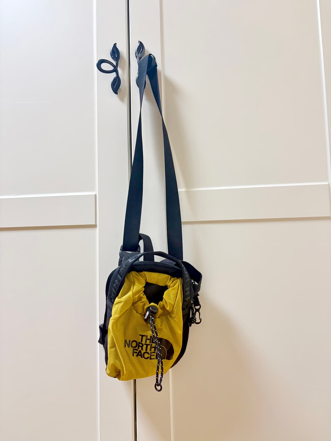 노스페이스 크로스색 가방 (gold yellow) 상품이미지1