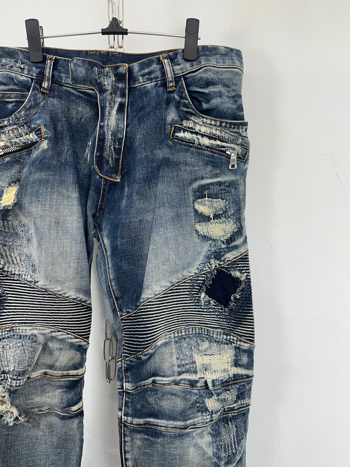 Balmain Patched Biker Distressed Jeans 상품이미지6