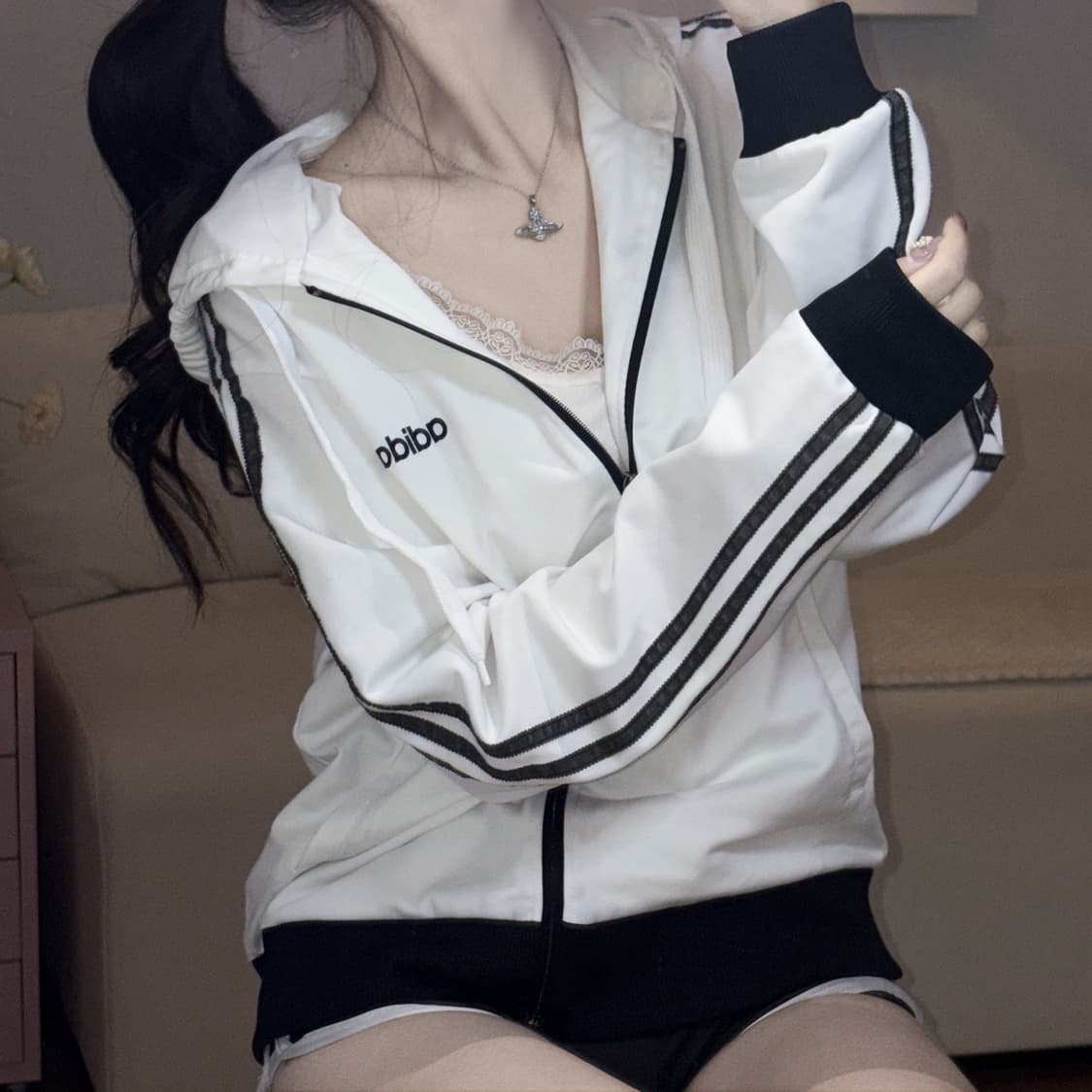 🐰아디다스 화이트 여리핏 후드집업🪽 상품이미지2