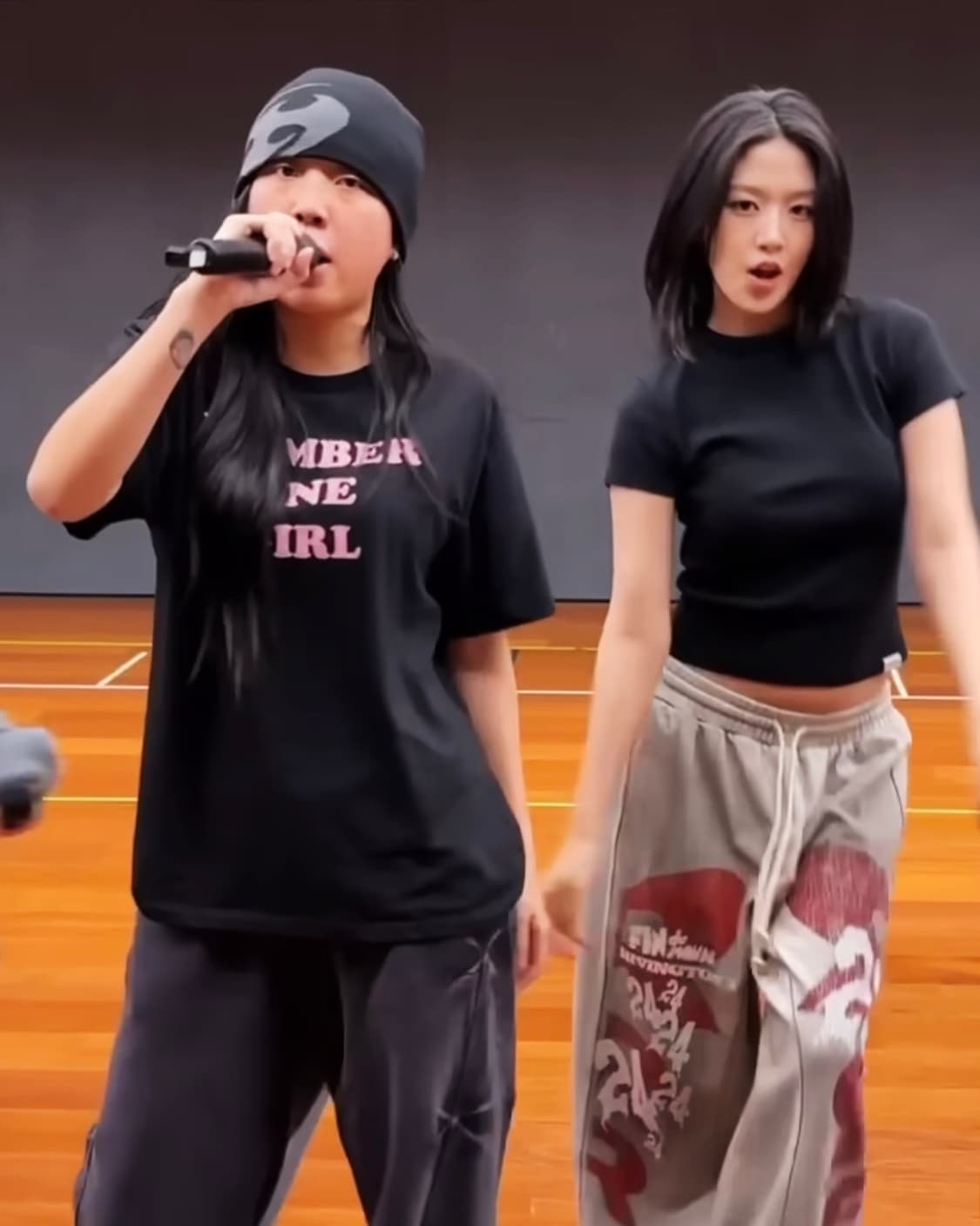 로제 팝업 티셔츠 number one girl 상품이미지9