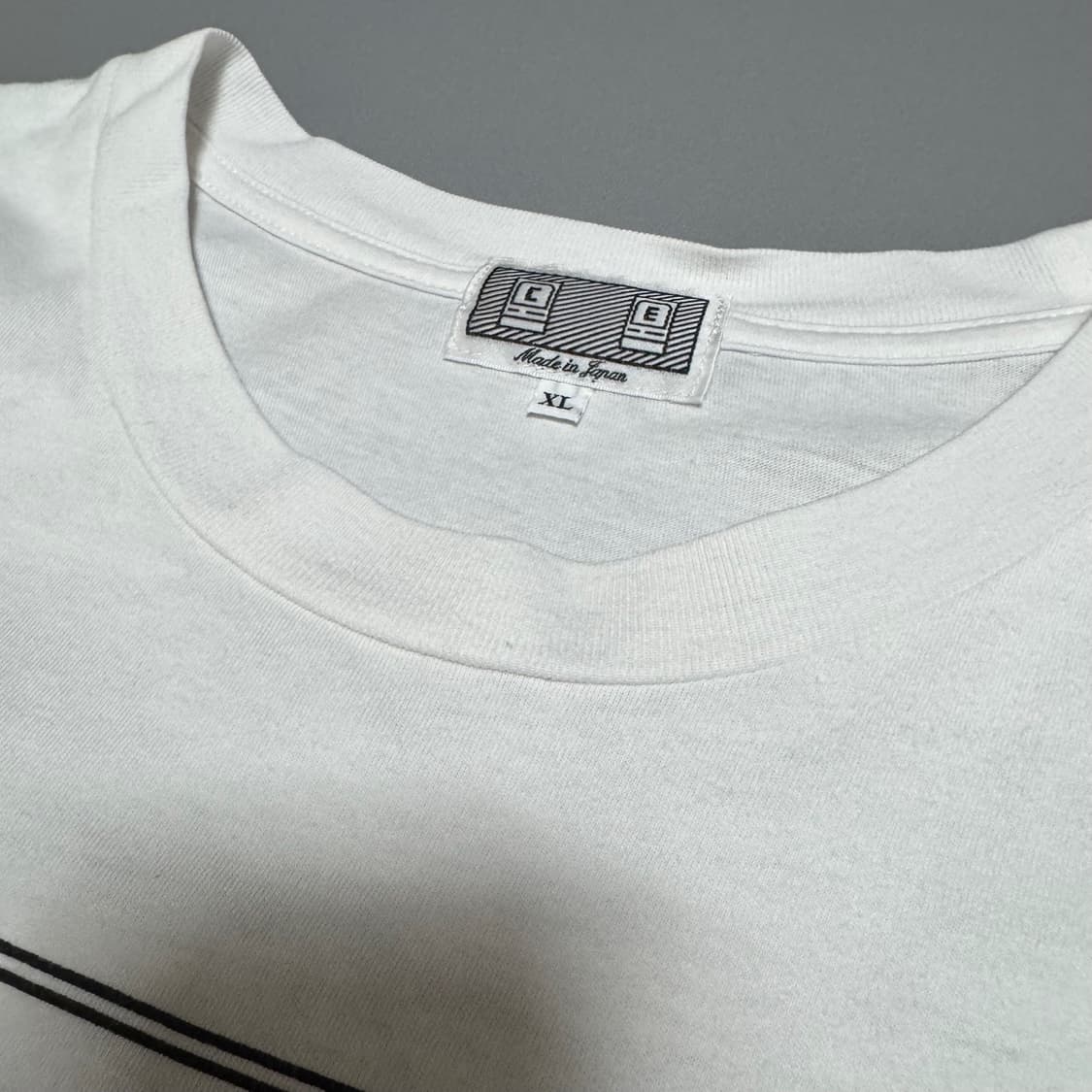 카브엠트(CAV EMPT) 23ss 화이트 스트리트 프린트 크루넥 반팔 상품이미지3
