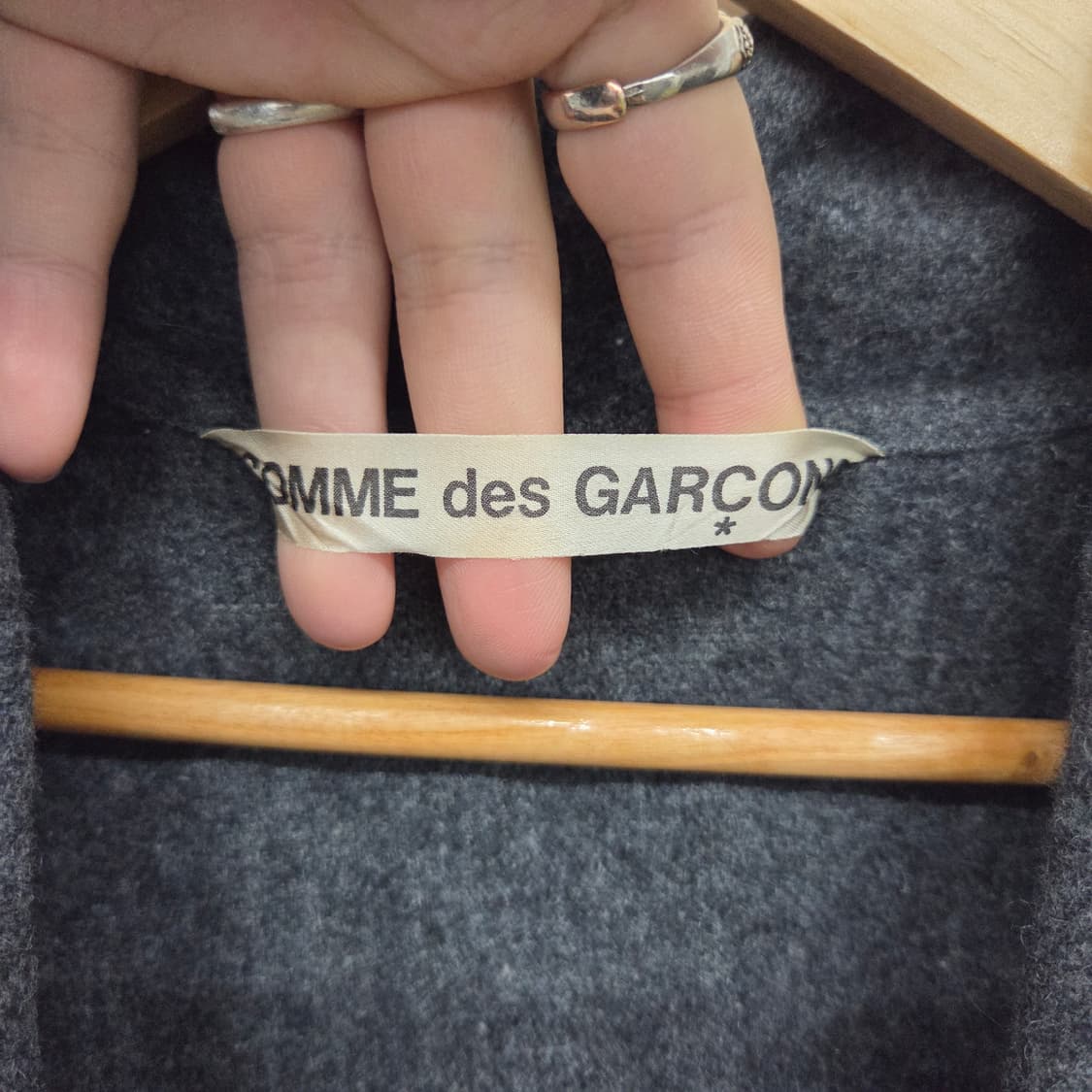 꼼데가르송 차콜 반팔 가디건 여성 S 상품이미지3