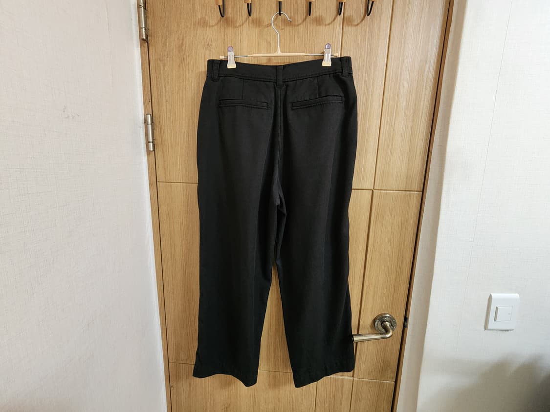 (EUR46)COS 투턱 와이드 배기핏 치노팬츠 블랙 상품이미지3