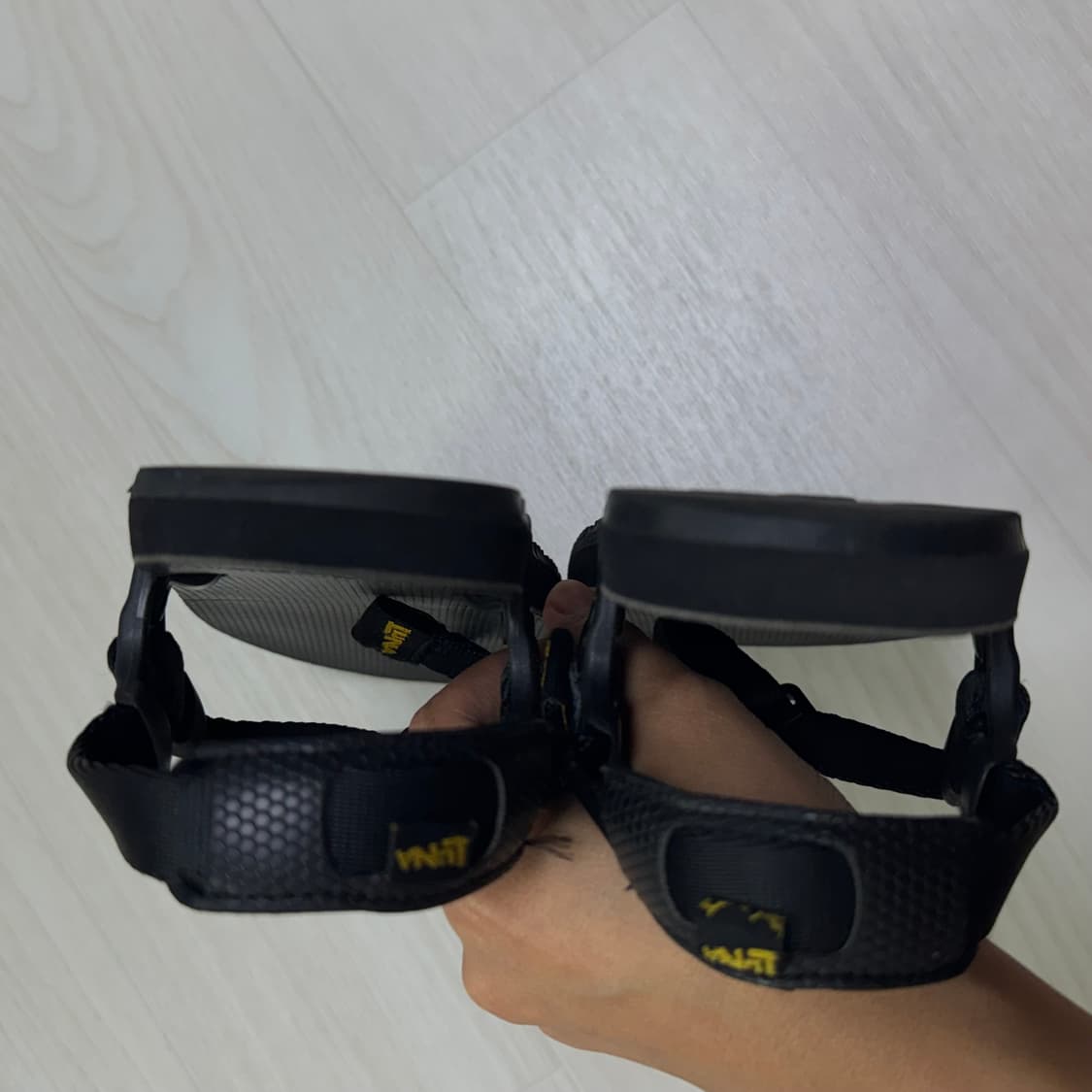 루나샌들 오소윙드 블랙에디션 M5.5 235 상품이미지5