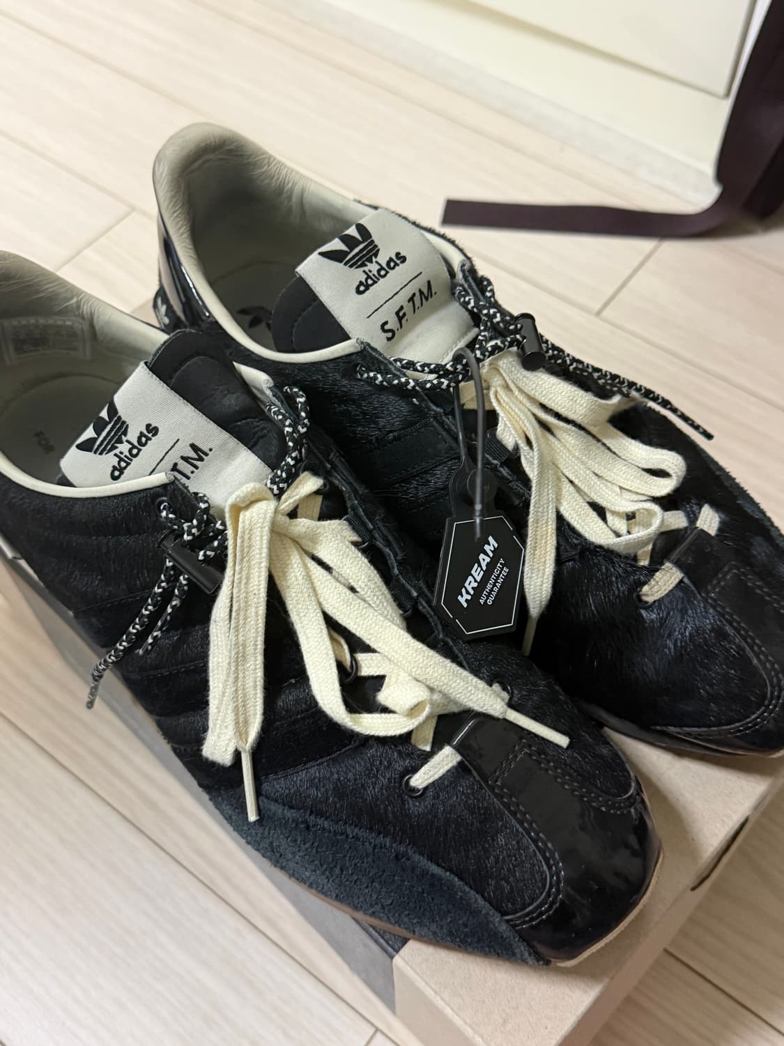 아디다스 송포더뮤트 컨트리OG 상품이미지1