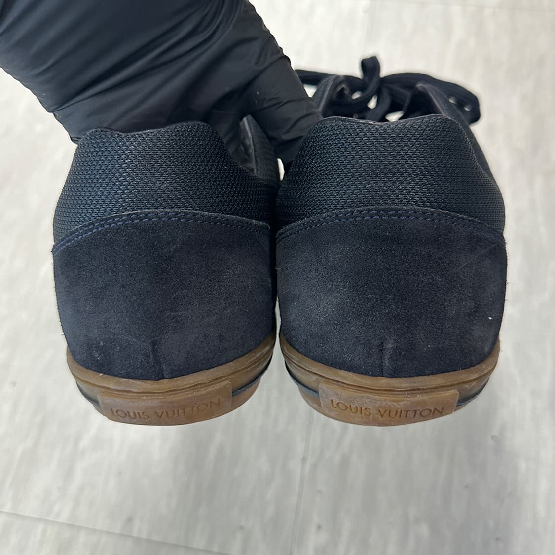 루이비통 LV 스웨이드 스니커즈 단화 운동화 사용가 있음 남성 260mm 상품이미지5