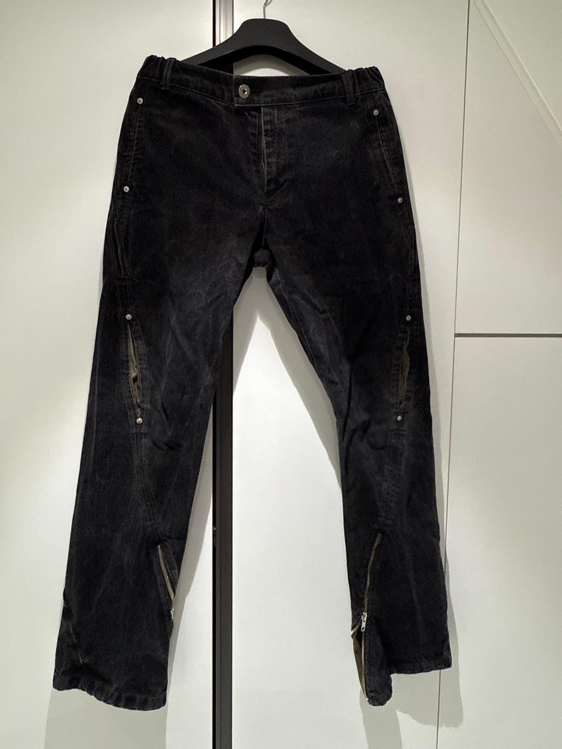 넥스트도어립스 TWISTED ZIPPER BOX PANTS BLACK 2 상품이미지1