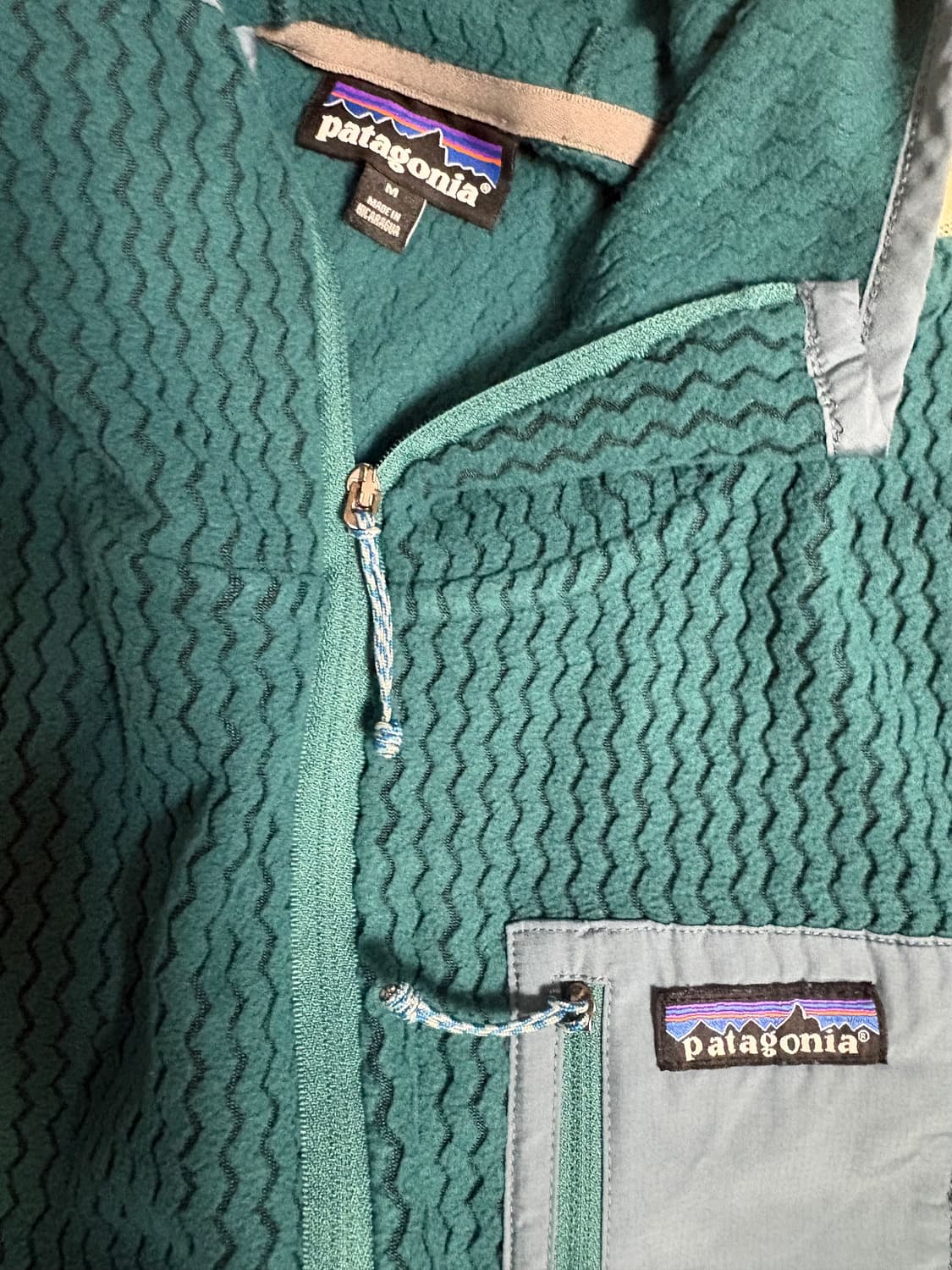 파타고니아 후리스 집업 R1 에어 풀 집 후디 라곰 블루 상품이미지3