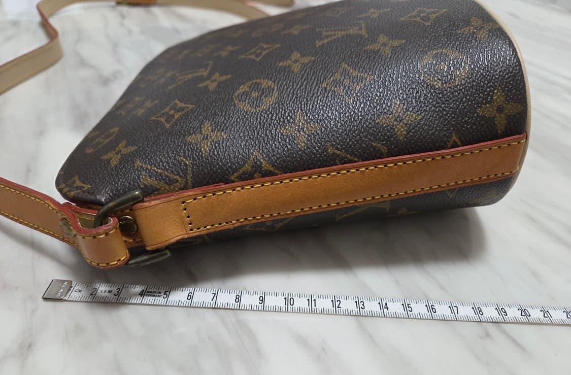 루이비통 버켓 크로스백 상품이미지4