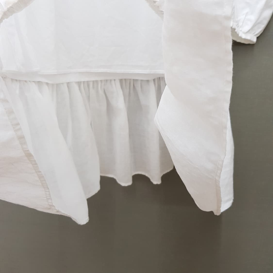 산드로 브이넥 프릴 미니 원피스 38사이즈 상품이미지5