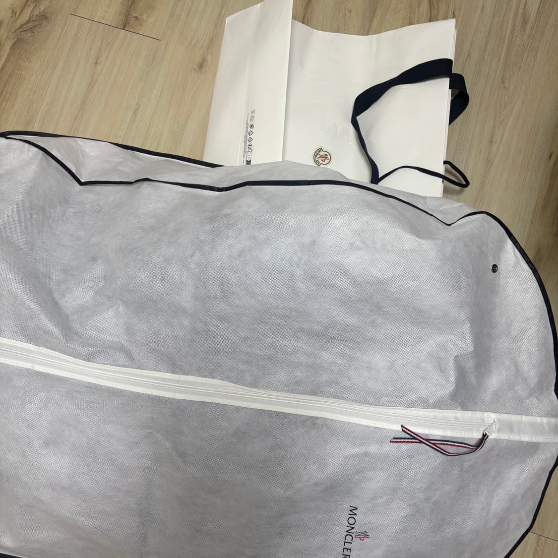 [4/24FW/1회시착] 몽클레어 클루니 패딩 블랙 상품이미지7