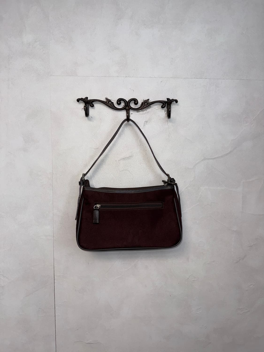 Nicole dark brown suede shoulder bag 상품이미지4