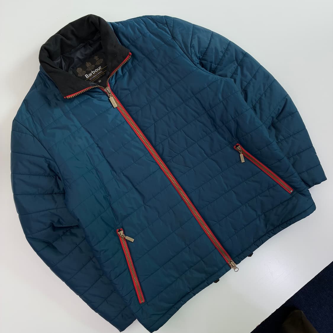 Barbour 바버 인터네셔널 락킹 경량 패딩 상품이미지4