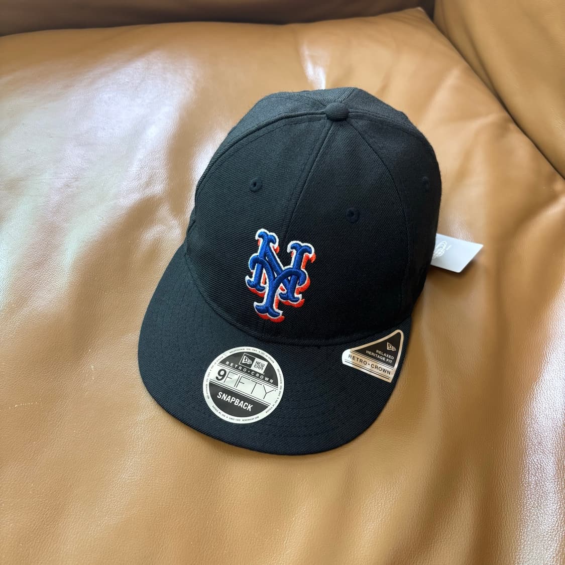 BEAMS 빔즈 빔스 뉴에라 9Fifty 6패널 볼캡 모자 메츠 블랙 상품이미지1