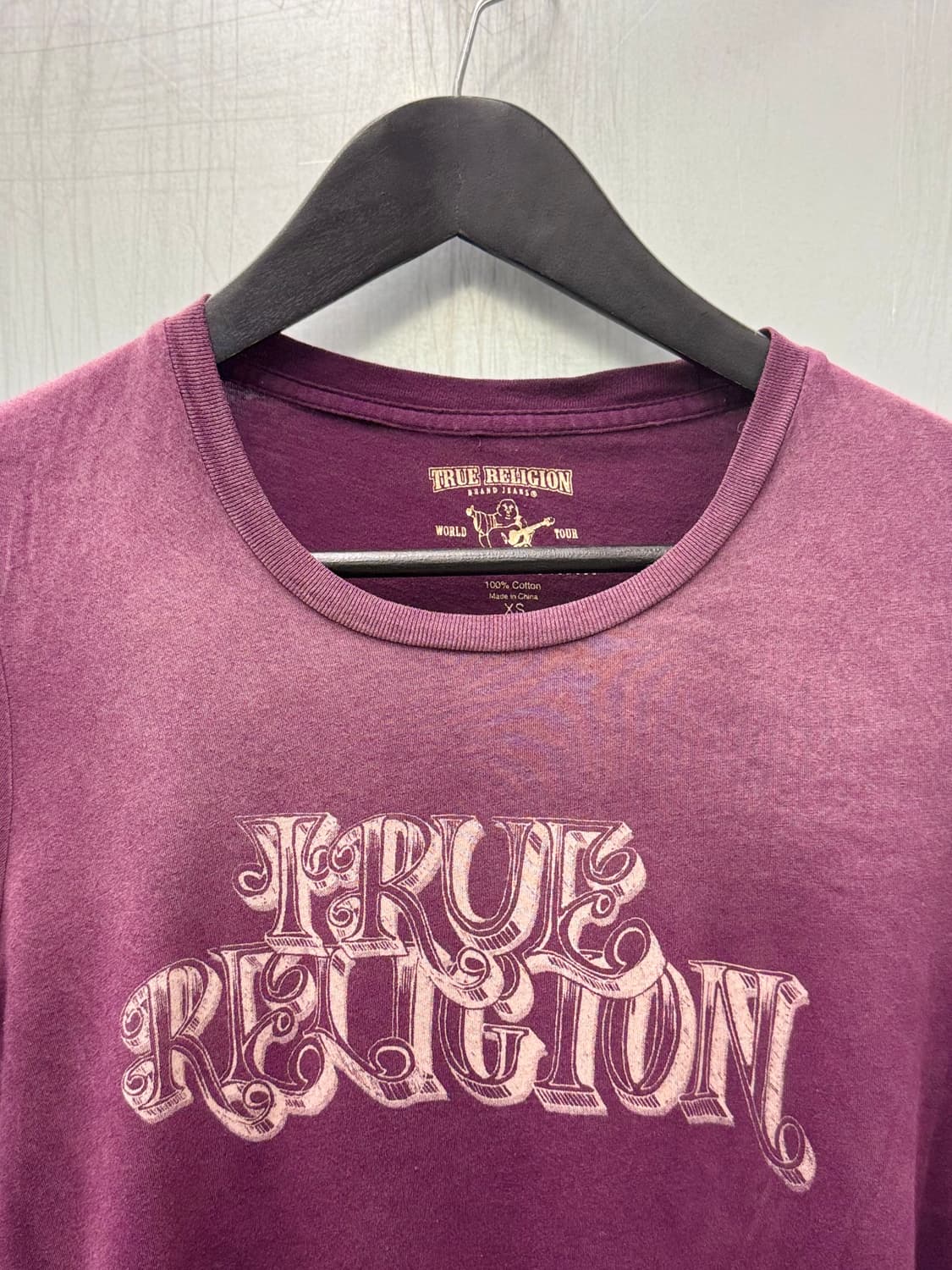 True Religion 트루릴리전 버건디 컬러 로고 반소매 티셔츠 상품이미지2