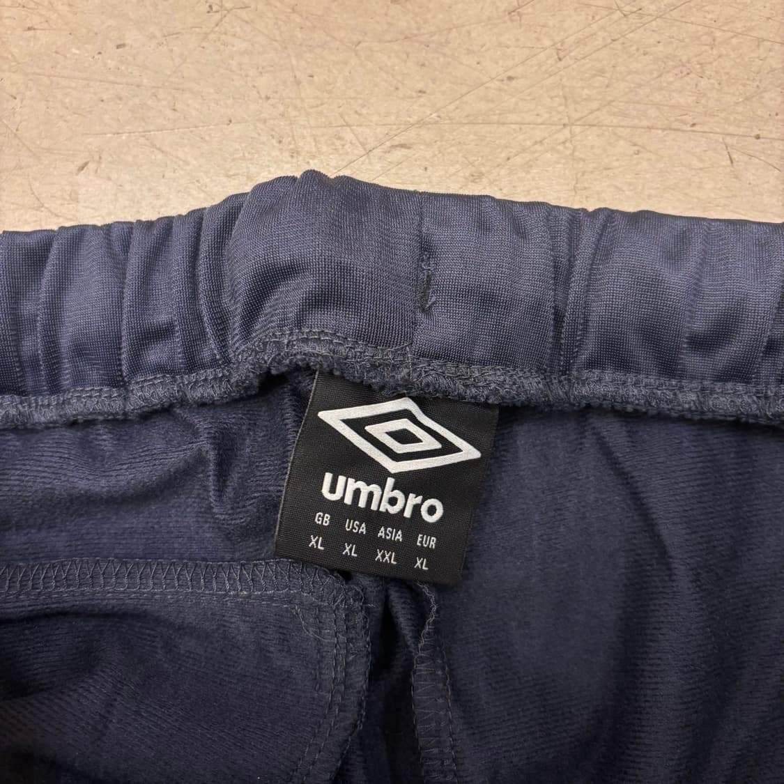 엄브로 사이드라인 트랙 팬츠 상품이미지3