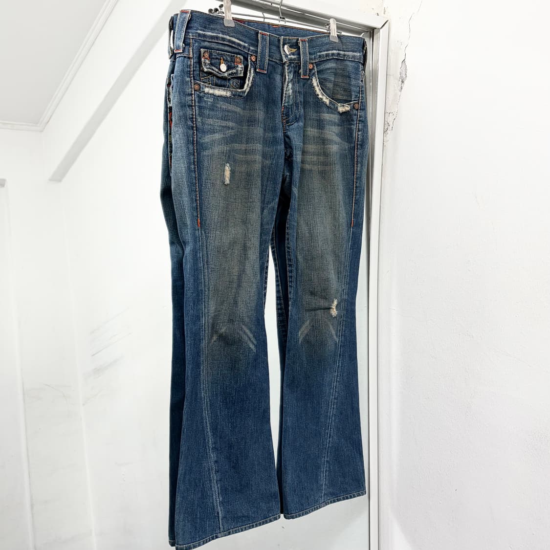 트루릴리전 오리엔탈 자수 부츠컷 데님 팬츠 상품이미지5