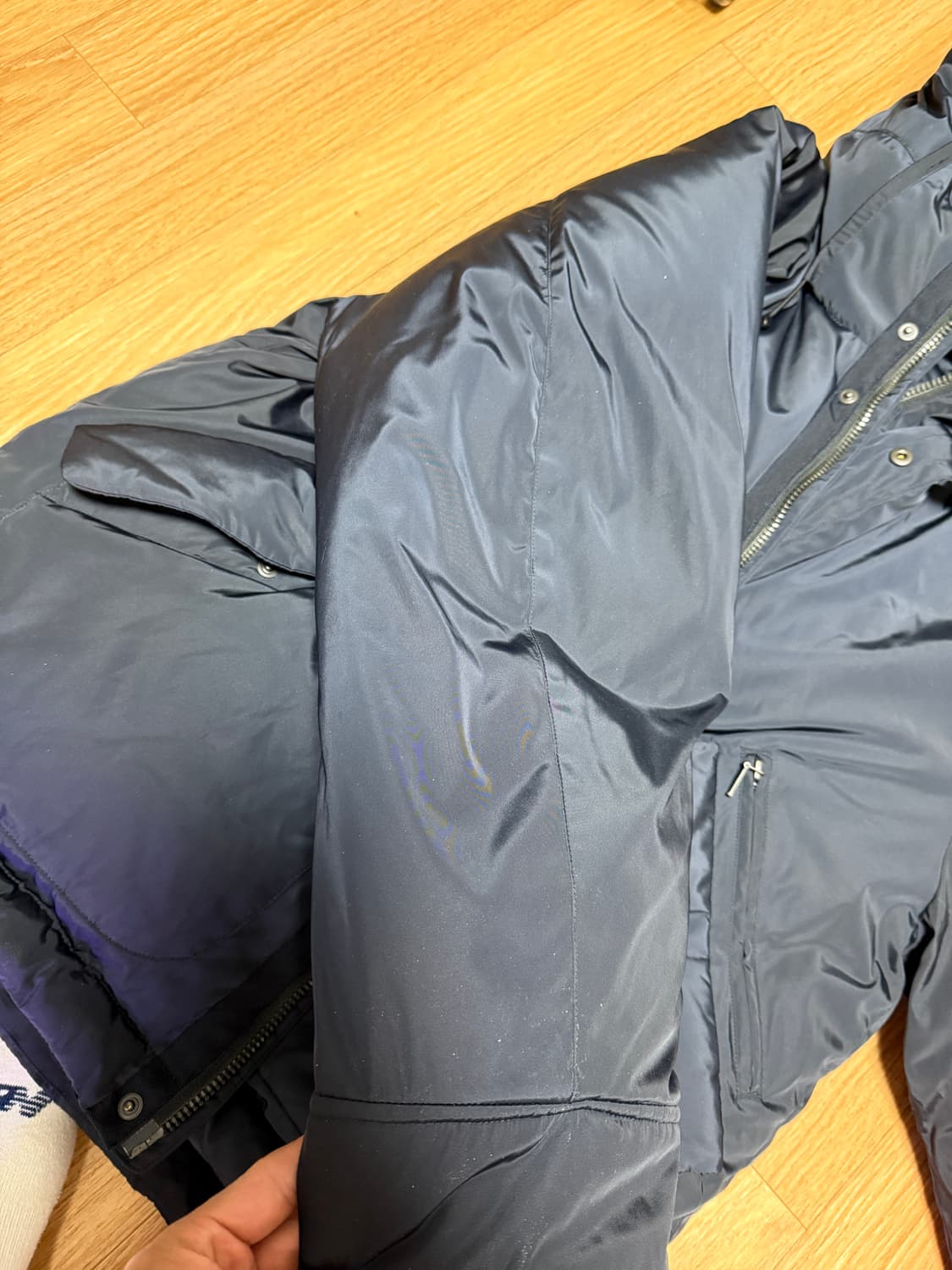 러프사이드 24fw 클라우드 파카 2사이즈 네이비 팝니다. 상품이미지6